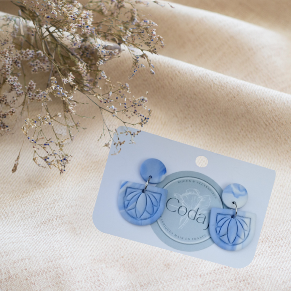 ME6 - Boucles d'oreilles effet marbré bleu et blanc