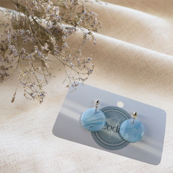 NE21 - Boucles d'oreilles translucides, bleues, blanches et brillantes