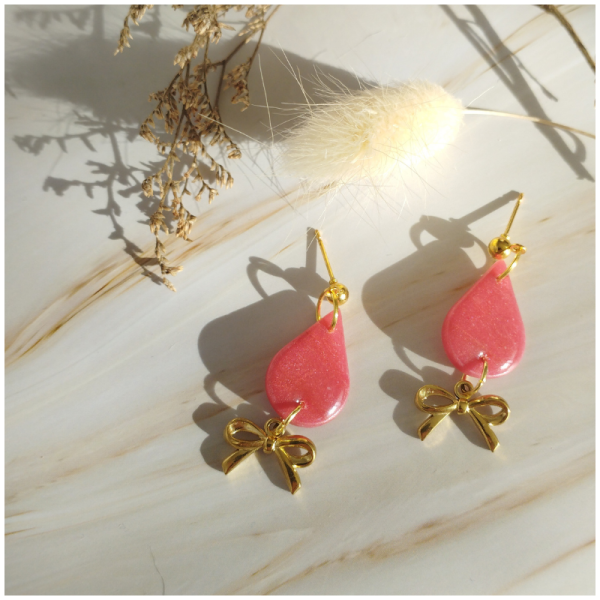 RUB04 - Boucles d'oreilles effet Rubis - petite goutte et noeud
